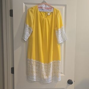 Gianni Bini Yellow and White Lace Dress